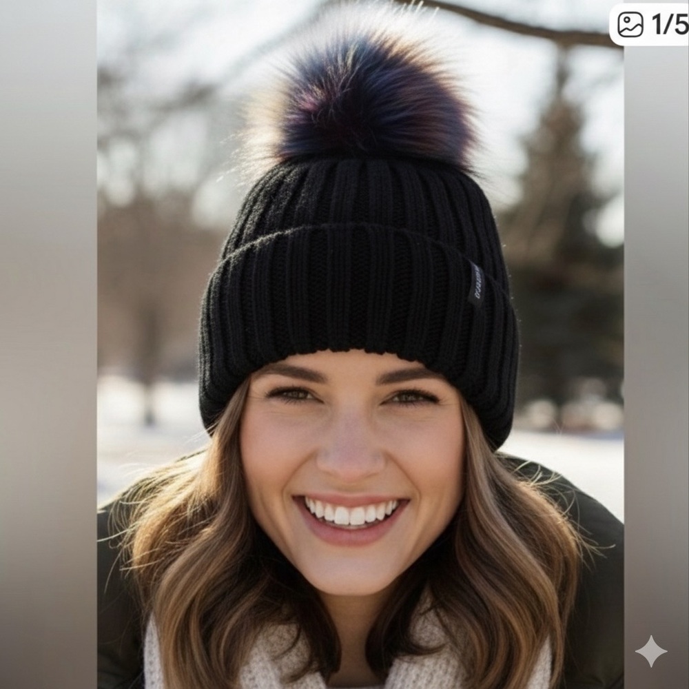 NOIZE CALLIE Style Black Ribbed Knit Faux Fur Pom Pom Beanie OS